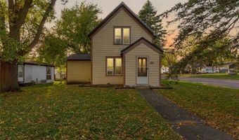 302 S Renville St, Winthrop, MN 55396
