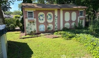 25 Chase Ave, Avenel, NJ 07001
