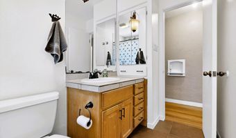 805 INDIANA St SE, Albuquerque, NM 87108