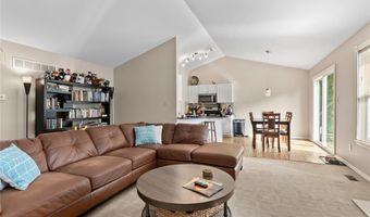 1708 Stoney Terrace Dr, Ballwin, MO 63021