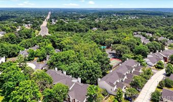 740 Woodside Trails Dr 103, Ballwin, MO 63021