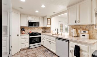 14185 Cuyamaca Rd, Apple Valley, CA 92307