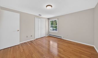 2 Spice Bush Ln, Branford, CT 06405