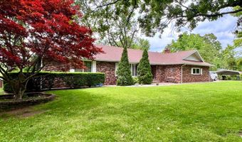 1203 Oak Ave, Aurora, MO 65605