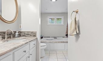 705 Overlook Dr, Alliance, OH 44601