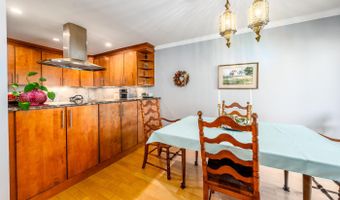 17 Ships Way, Bourne, MA 02532