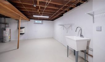 55 Brookfield Dr, Cranston, RI 02920