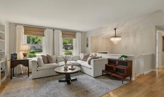 62 Palomino Ln, Bedford, NH 03110