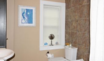 8 Pearl St, Brandon, VT 05733