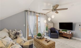 9 Bacheller St, Newport, RI 02840