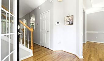 1748 Town Home Dr, Apex, NC 27502