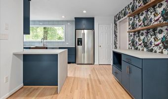 9026 MCNAIR Dr, Alexandria, VA 22309