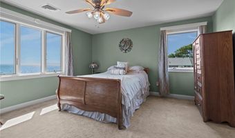 25 Narragansett St, North Kingstown, RI 02852