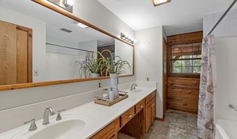 3260 E Linton Rd, Benton, LA 71006
