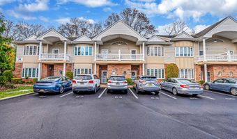 66 Sarah Ct, Amityville, NY 11701