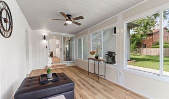 1942 Trail Ridge St, Arlington Heights, IL 60004