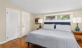 10 Guzeika Rd, North Kingstown, RI 02852
