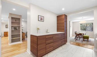 5904 MOUNT EAGLE Dr 108B, Alexandria, VA 22303