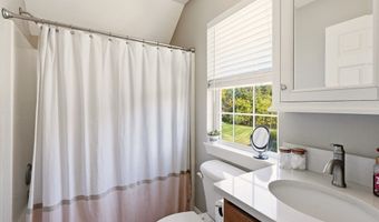 617 Eaton Dr, Aurora, OH 44202