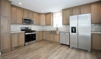 42 Silvermead Dr, Freehold, NJ 07728