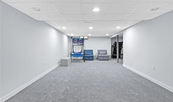 20 Beechwood Dr, Cranston, RI 02921