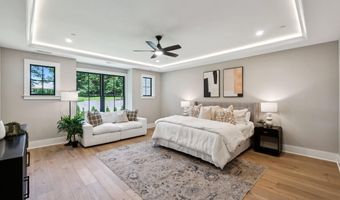 7805 CAYUGA Ave, Bethesda, MD 20817