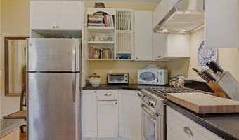 30 Boulevard, Middletown, RI 02842