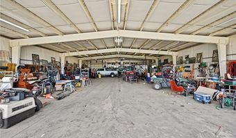 17251 Hollingsworth Rd, Basehor, KS 66007