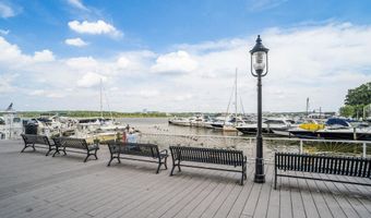 100 N UNION St A, Alexandria, VA 22314