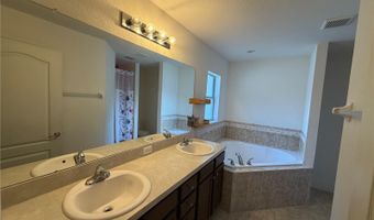 762 BARRISTER Dr, Auburndale, FL 33823