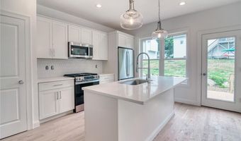 55 Pepper Bush Trl, Narragansett, RI 02874