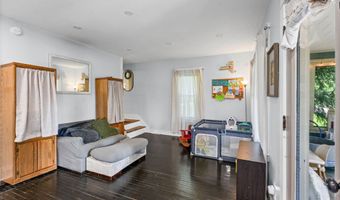 36 Henrietta St, Amsterdam, NY 12010