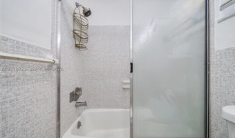 2880 NE 203rd St 34B, Aventura, FL 33180