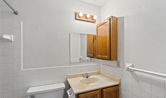 4 Pine Tree Dr 223, Arden Hills, MN 55112