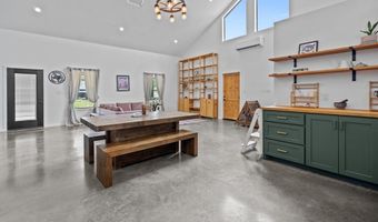 707 Wells Ln, Weatherford, TX 76085