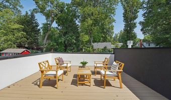8302 ROBEY Ave, Annandale, VA 22003
