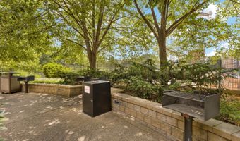4141 N HENDERSON Rd 626, Arlington, VA 22203