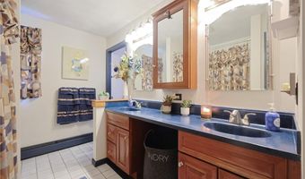 52 Urquhart St, Cranston, RI 02920