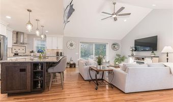 11 Kendall Ct, Charlestown, RI 02813
