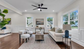 41 Avondale Ln, Aberdeen, NJ 07747