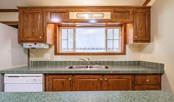 2 Windsor Dr, Alfred, ME 04002