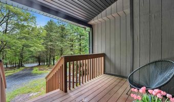 167 Valley View Dr, Albrightsville, PA 18210
