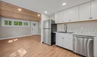 63 Savarese Ln, Burlington, CT 06013