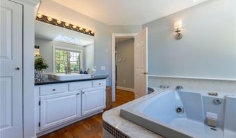 170 W Beach Rd, Charlestown, RI 02813