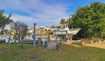 301 Old Causeway Rd, Atlantic Beach, NC 28512
