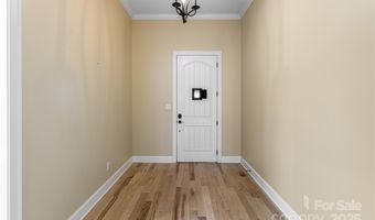 38 Chantilly Dr, Asheville, NC 28804