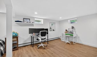 15 Lovejoy Rd, Andover, MA 01810