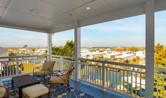 301 Old Causeway Rd, Atlantic Beach, NC 28512