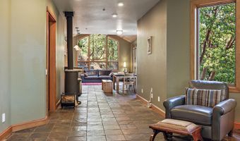 940 Pinecrest Ter, Ashland, OR 97520
