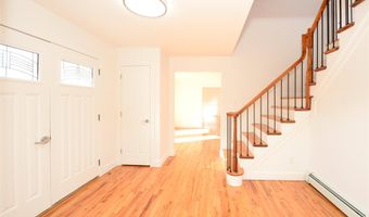 7 Kile Ct, Airmont, NY 10952